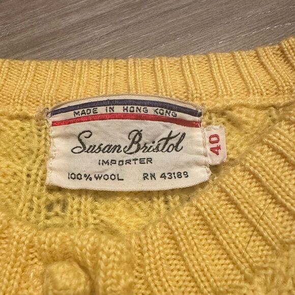 Vintage | canary yellow | 100% wool | Cable Knit cardigan Sweater - Picture 12 of 12